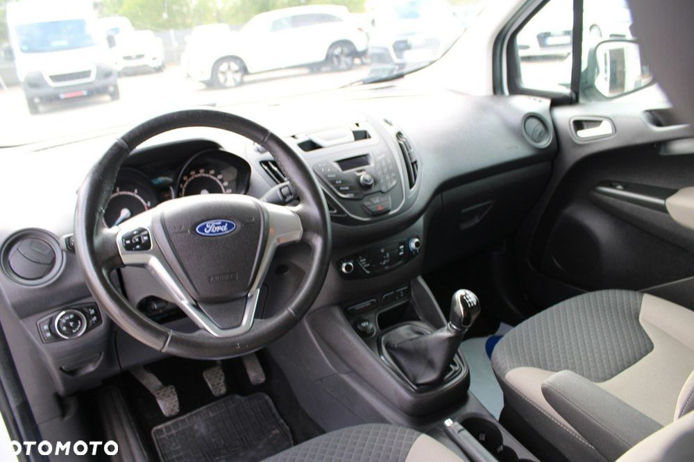 Ford Transit Courier - 15