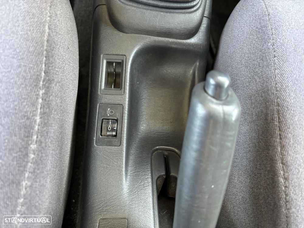 Toyota Corolla L/B 1.4 Sol AC+ABL - 17