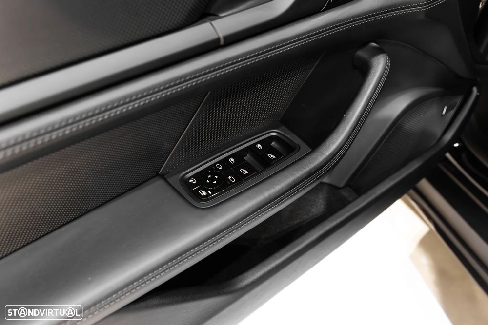 Porsche Taycan Cross Turismo Turbo S - 32