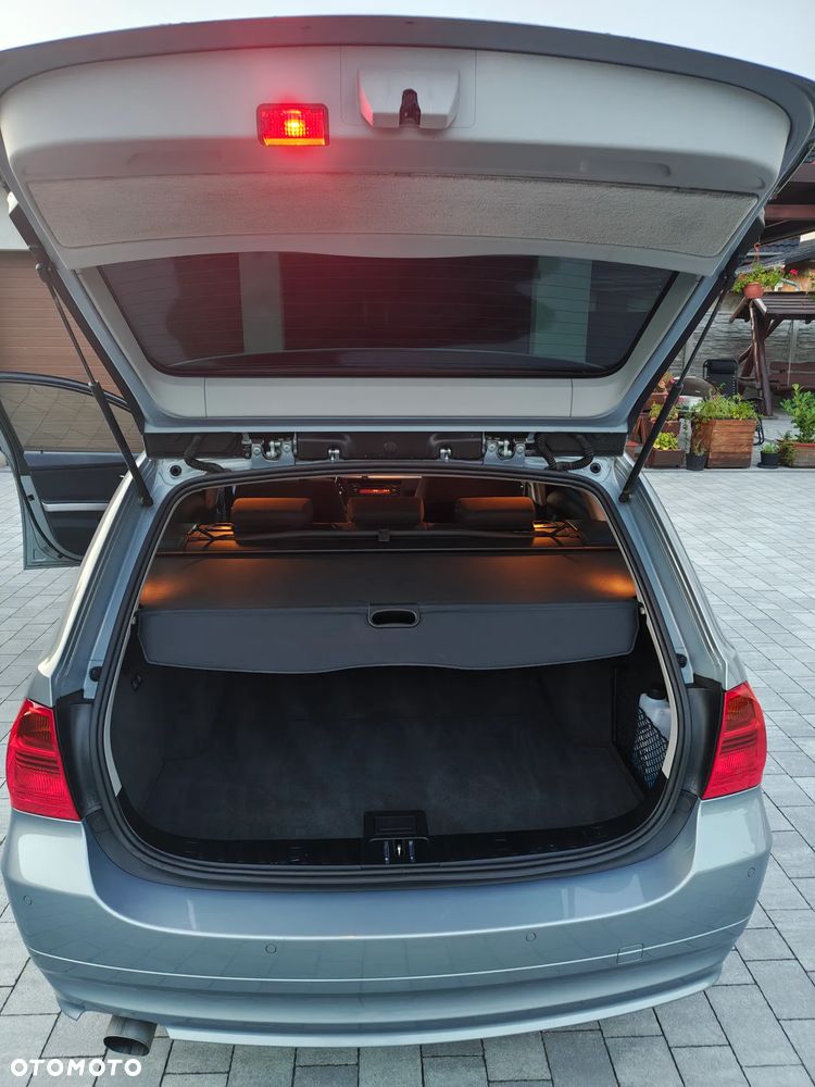 BMW Seria 3 320i - 6