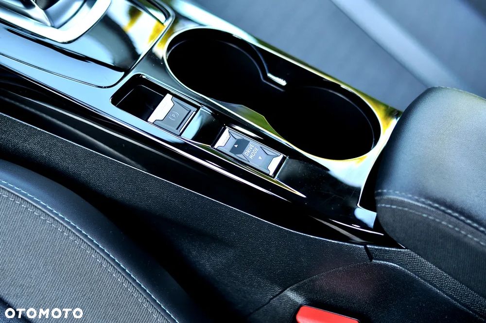 Peugeot 2008 BlueHDi 130 Allure S&S EAT8 - 19