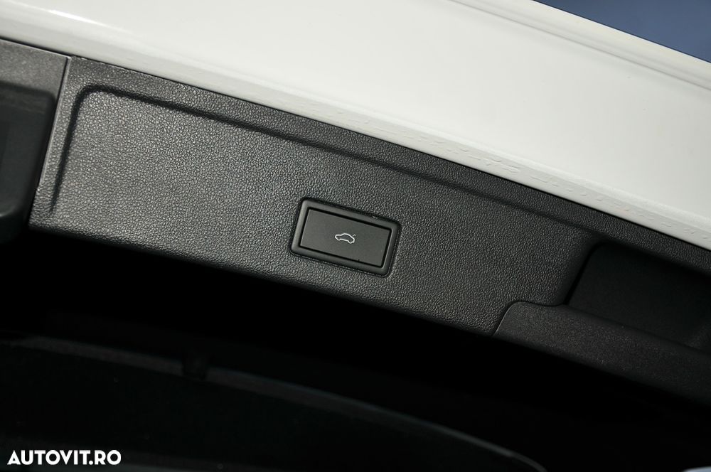 Volkswagen Touareg 3.0 V6 TDI SCR 4Motion Automatik Elegance - 32