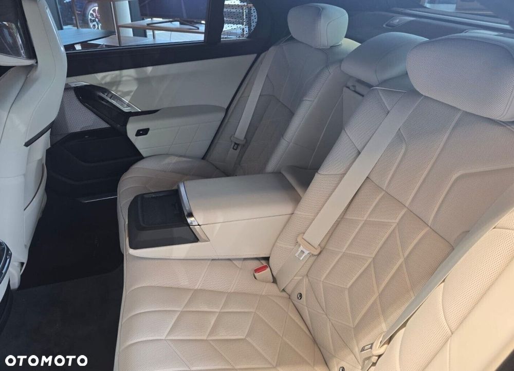 BMW Seria 7 - 9