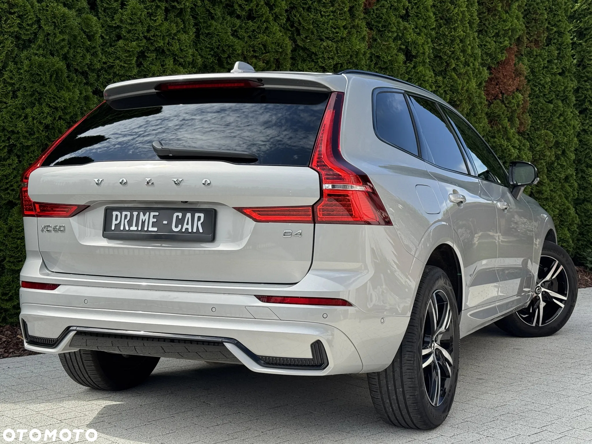 Volvo XC 60 B4 D Plus Dark - 3
