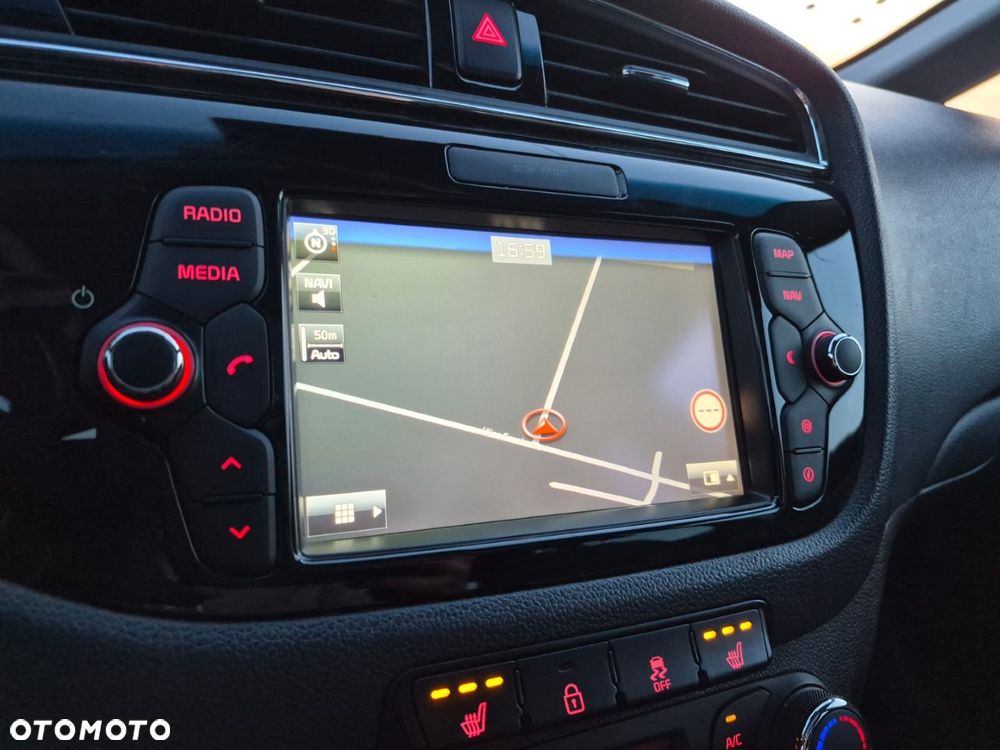 Kia Ceed 1.6 CRDi 136 ISG Platinum Edition - 17