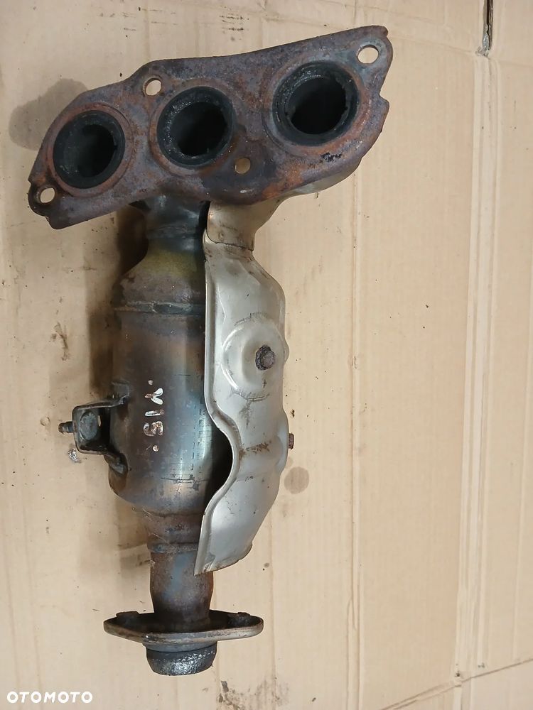 Toyota Aygo Yaris II 2  Citroen C1 Peugeot 107 1.0 kolektor wydechowy katalizator - 2