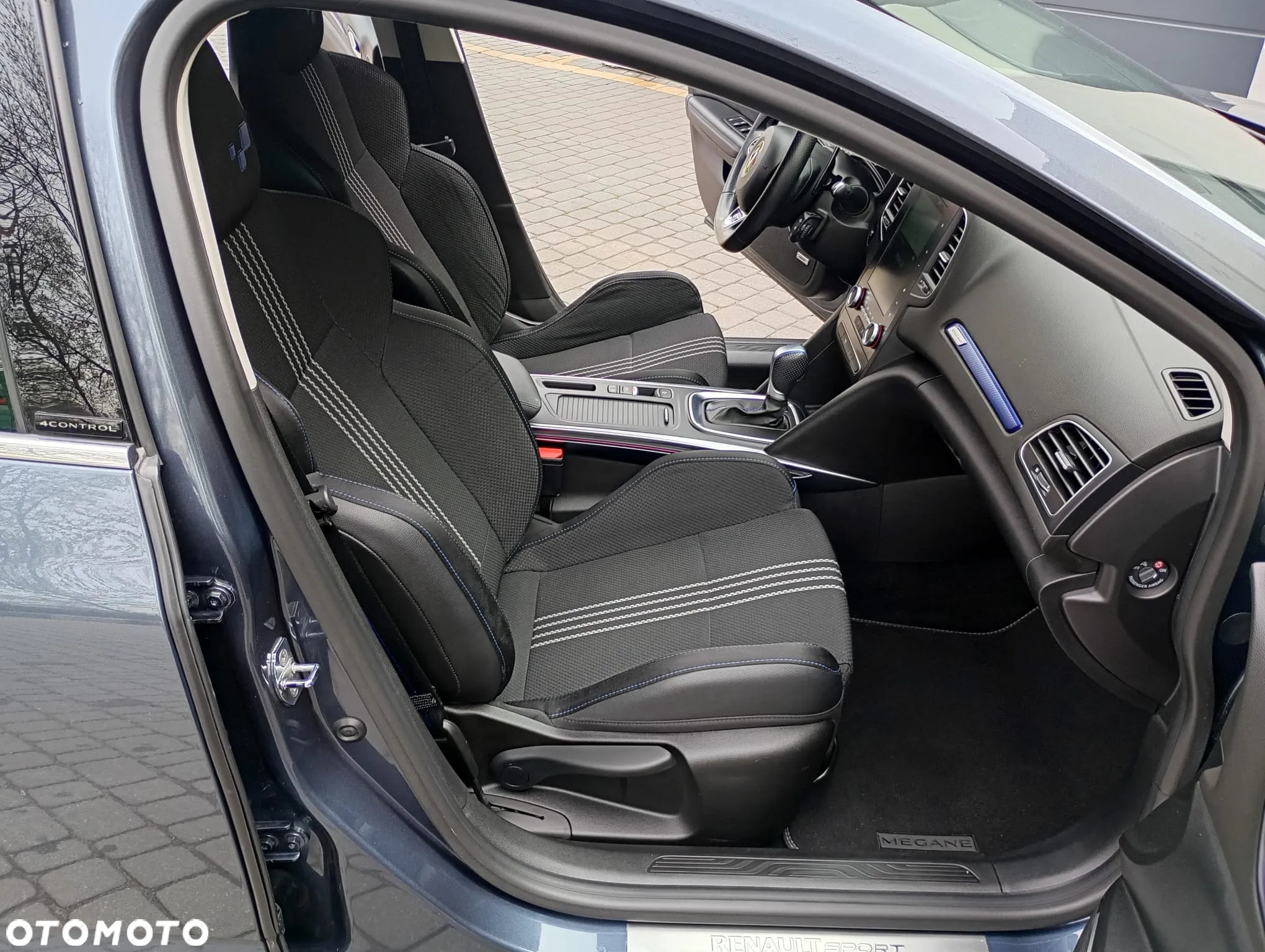 Renault Megane Grandtour ENERGY TCe 205 EDC GT - 28