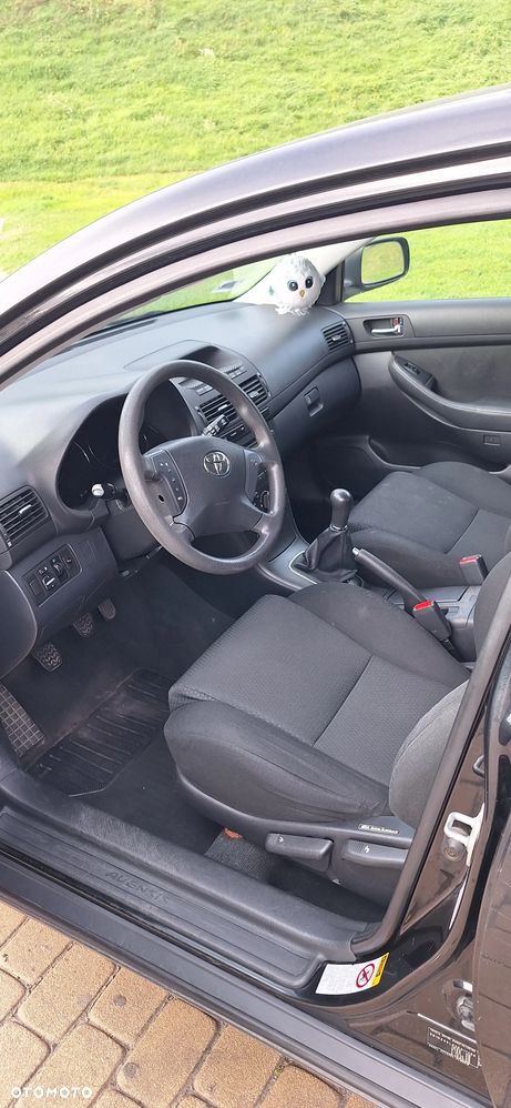 Toyota Avensis - 13