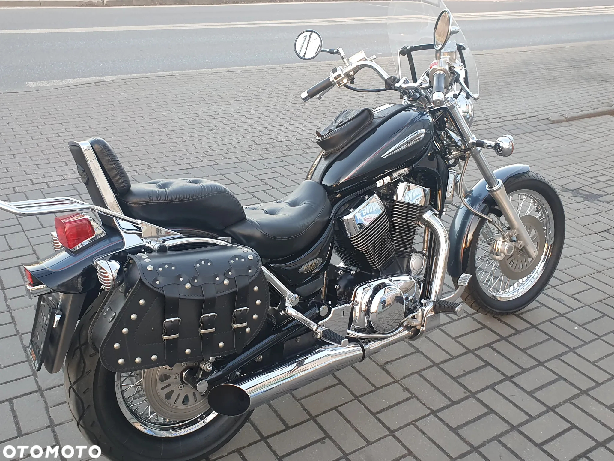 Suzuki Intruder - 5