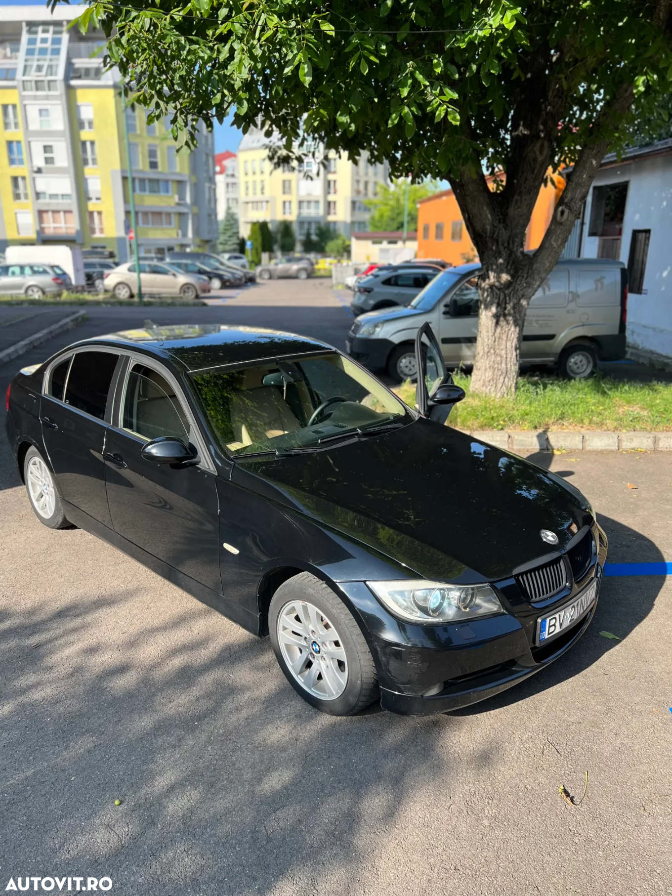 BMW Seria 3 318i Touring - 13