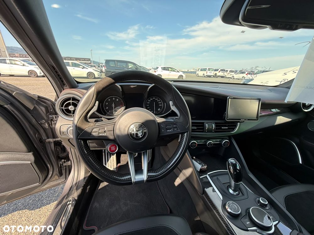 Alfa Romeo Giulia 2.9 V6 Bi-Turbo AT8 Quadrifoglio - 8