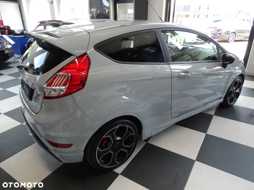 Ford Fiesta 1.6 EcoBoost ST200 - 4