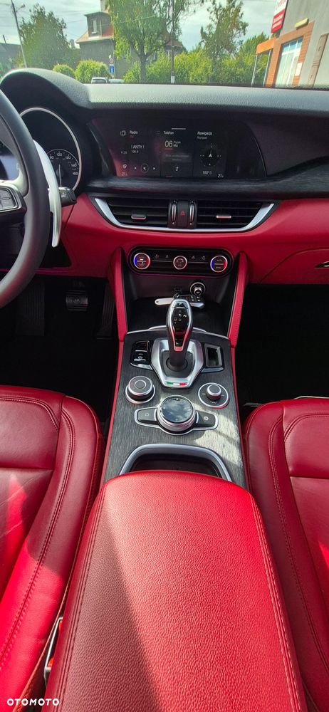 Alfa Romeo Stelvio - 13