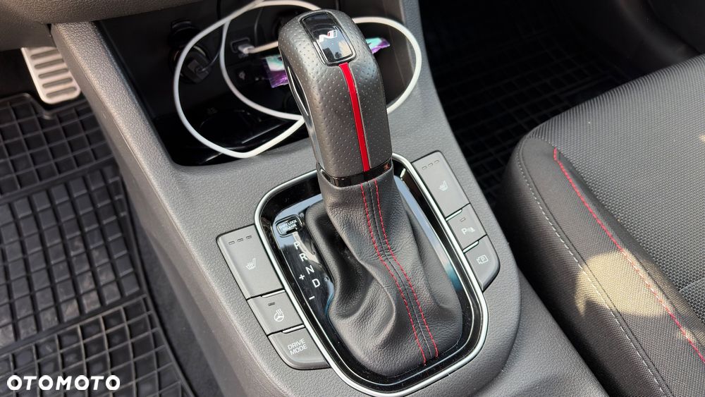 Hyundai i30 1.5 T-GDI 48V-Hybrid DCT N-Line - 17