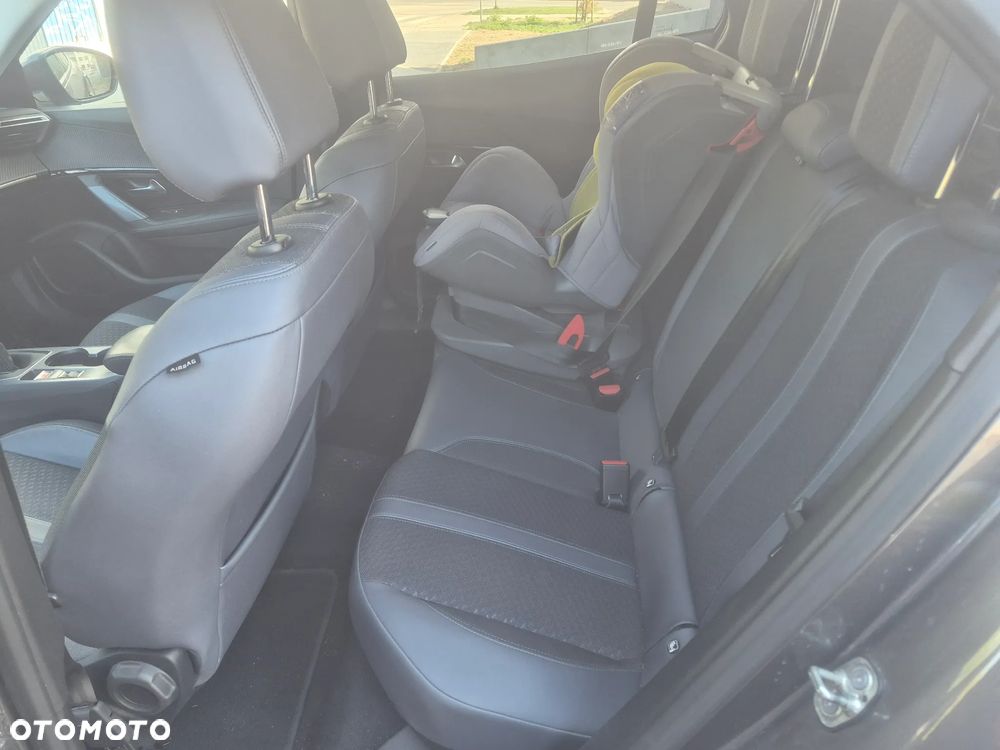 Peugeot 2008 PureTech 130 GPF Stop&Start Allure - 13