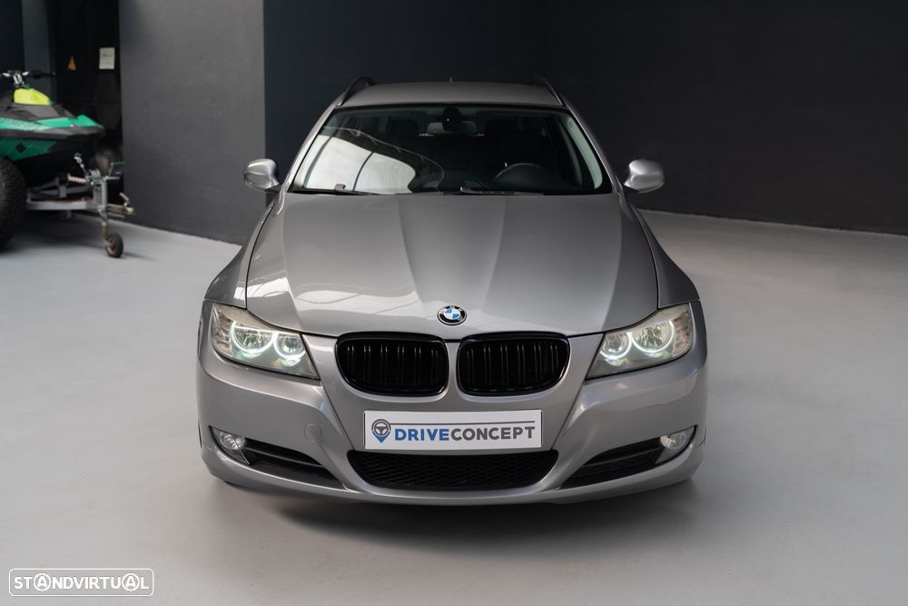 BMW 318 d Navigation Sport - 3