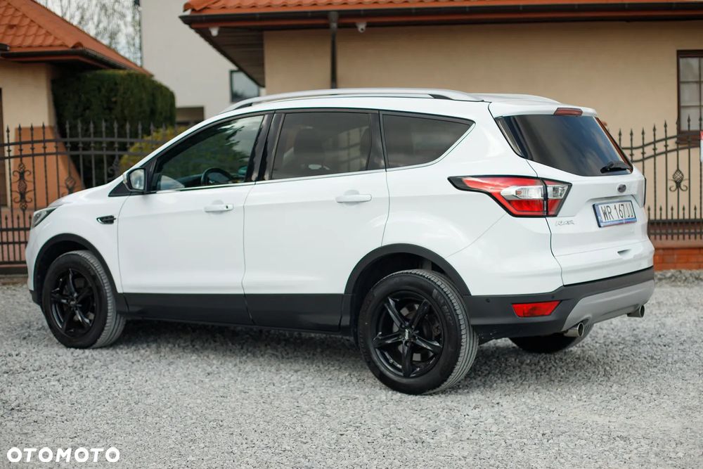 Ford Kuga 2.0 TDCi 2x4 Titanium - 12