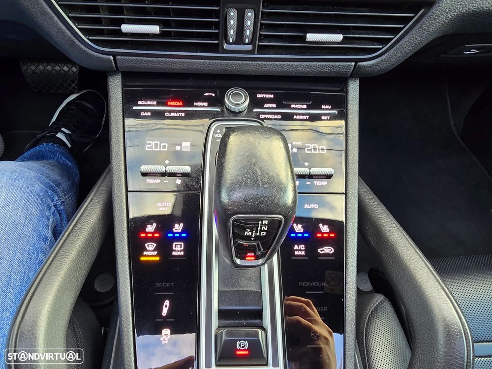 Porsche Cayenne Standard - 23