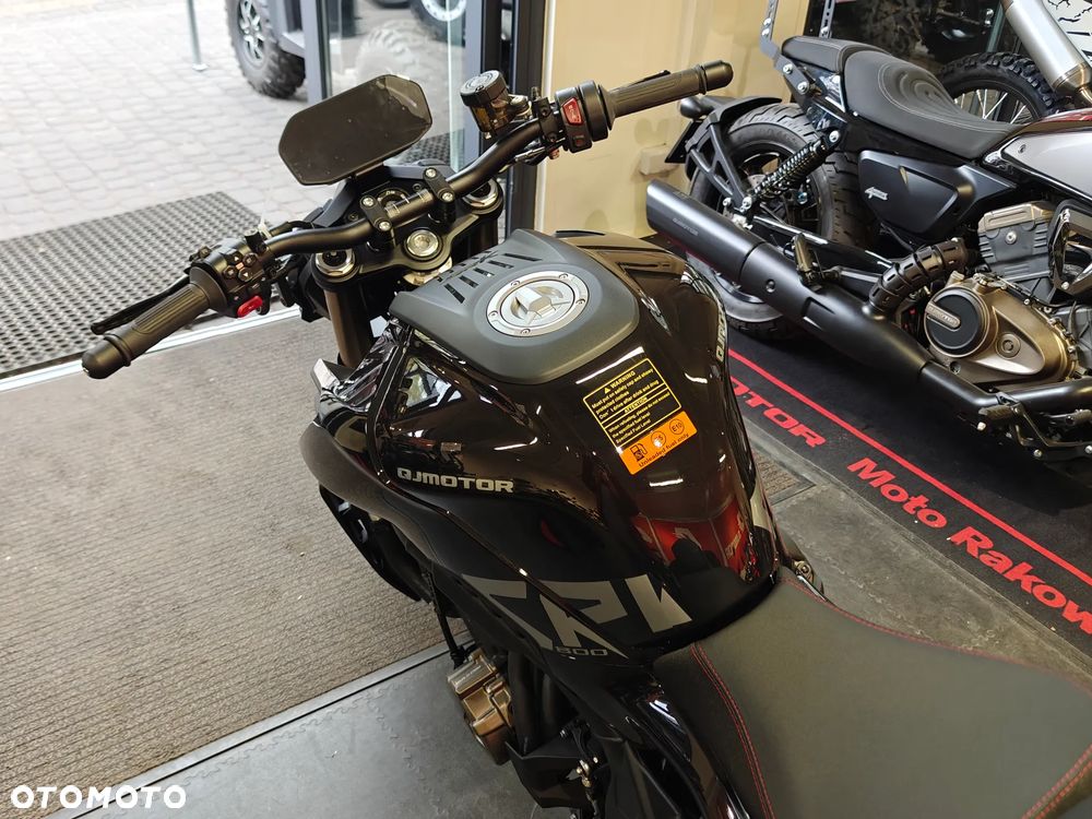 QJMOTOR SRK 800 - 7