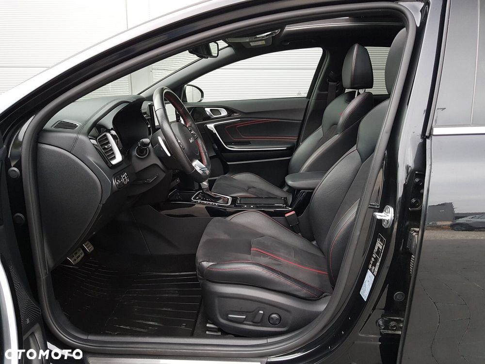 Kia ProCeed 1.6 T-GDI GT DCT - 19