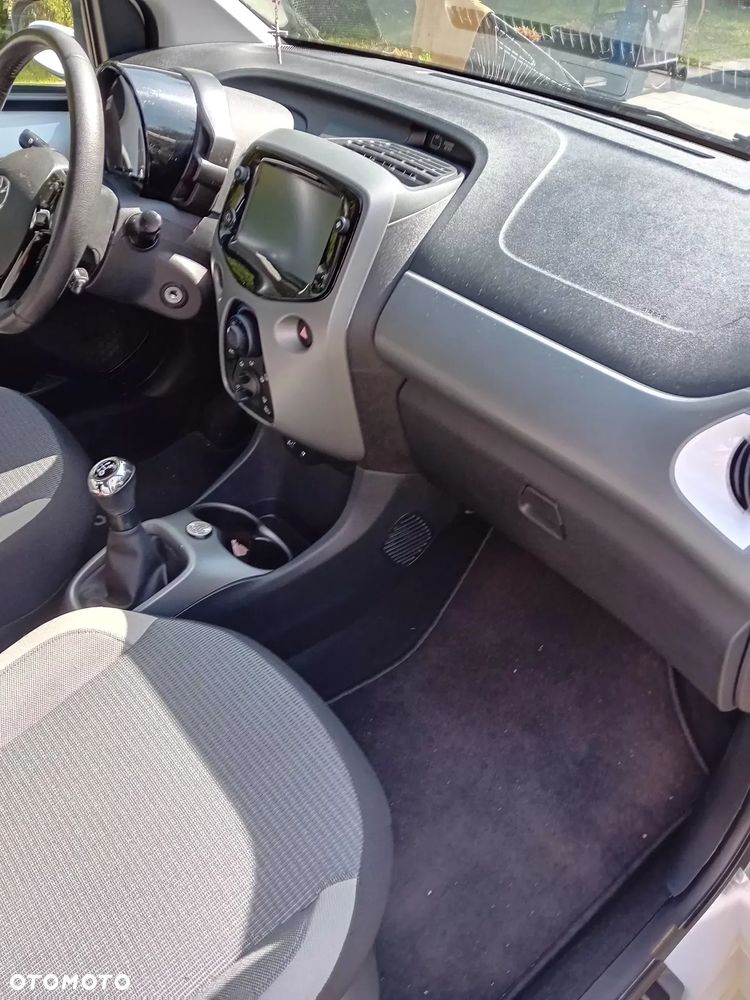 Toyota Aygo x-play - 5