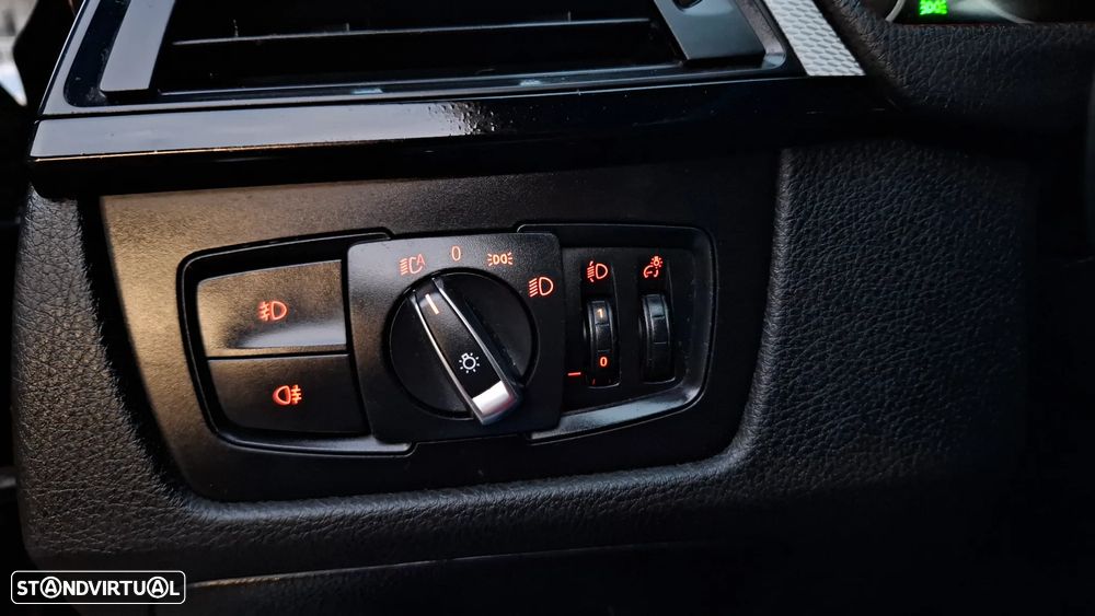 BMW 320 d Touring Auto Pack M - 46