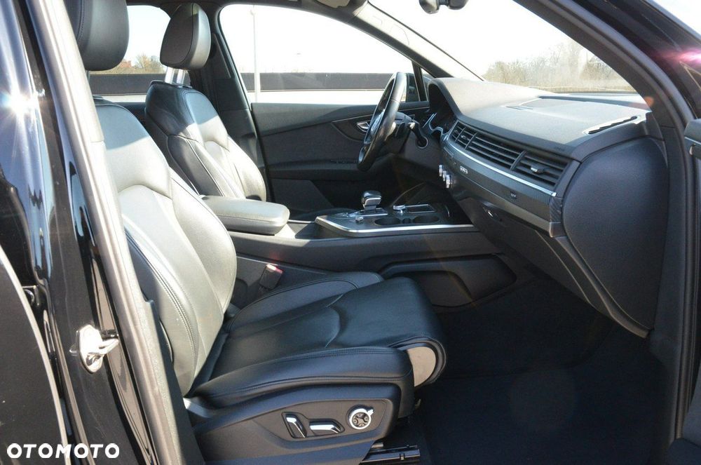 Audi Q7 - 36