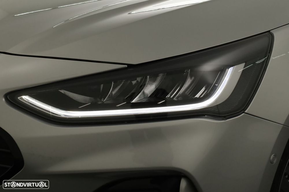 Ford Focus 1.0 EcoBoost MHEV ST-Line X - 6