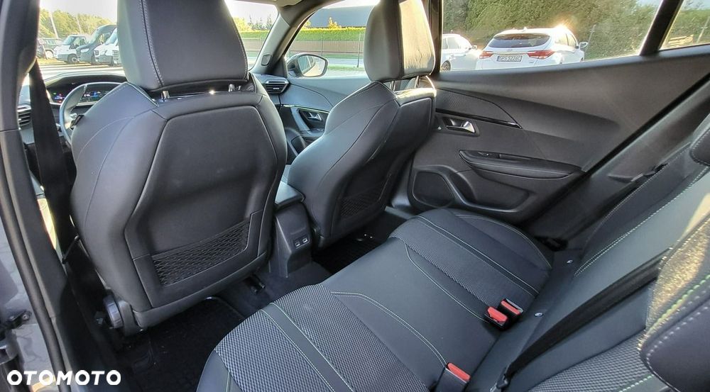 Peugeot 2008 Hybrid 136 e-DSC GT - 21