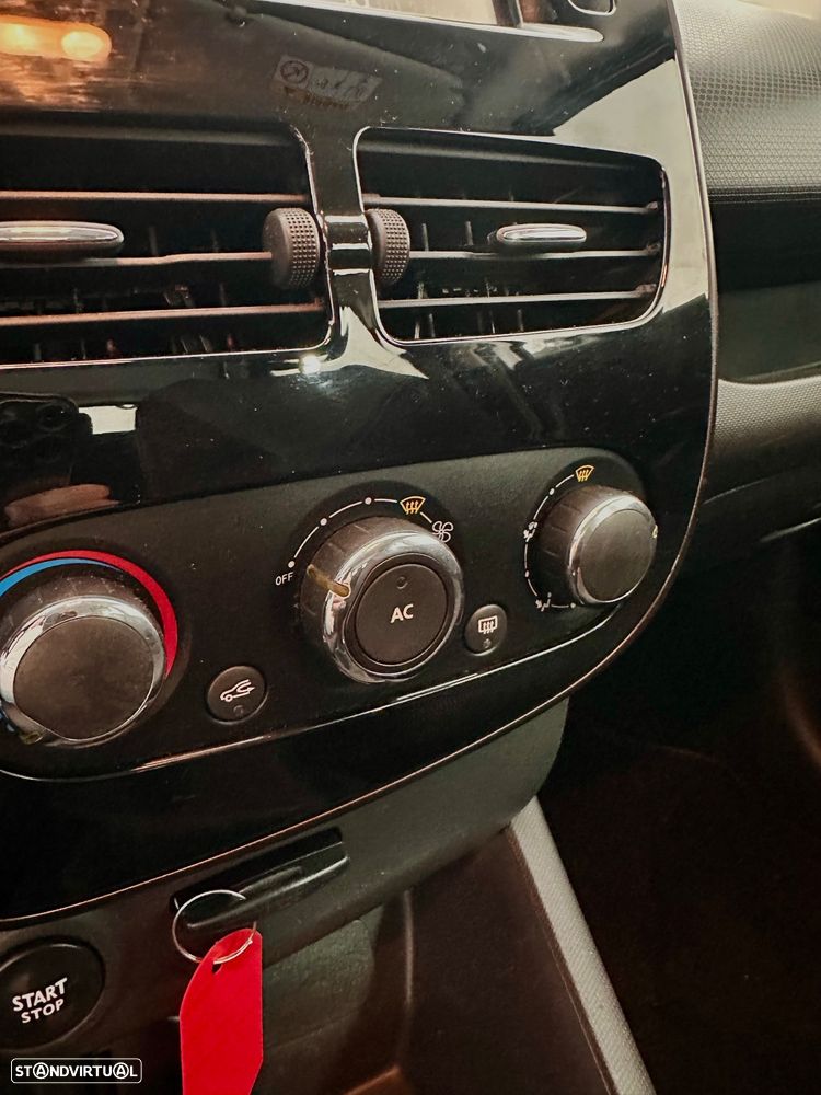 Renault Clio 1.5 dCi Limited EDition - 15
