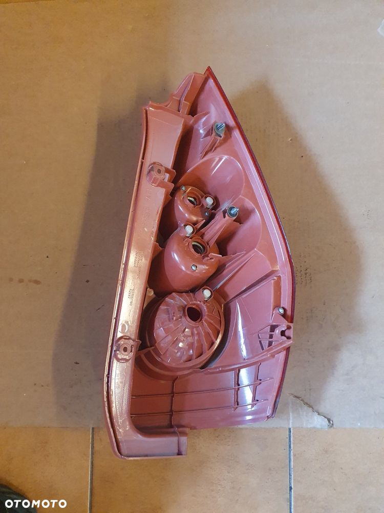 LAMPA LEWY TYŁ MAZDA 5 - 3