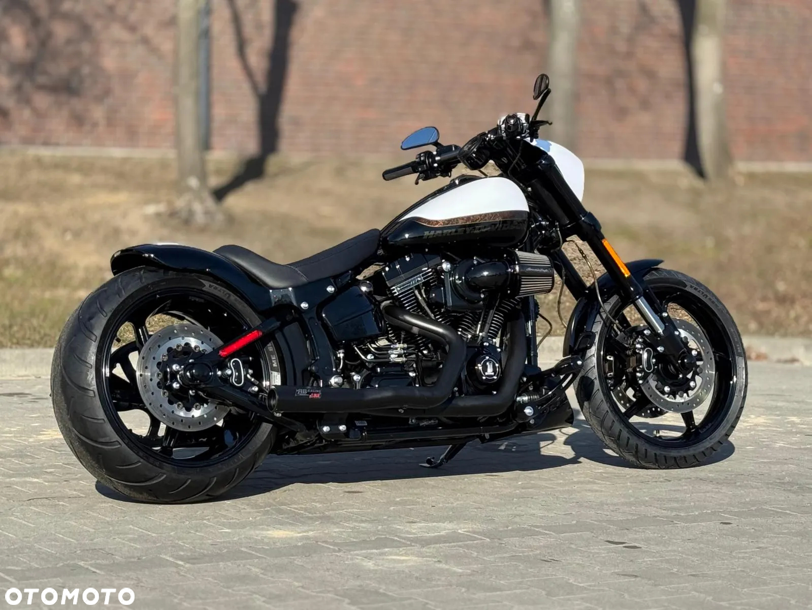 Harley-Davidson Softail Breakout - 6