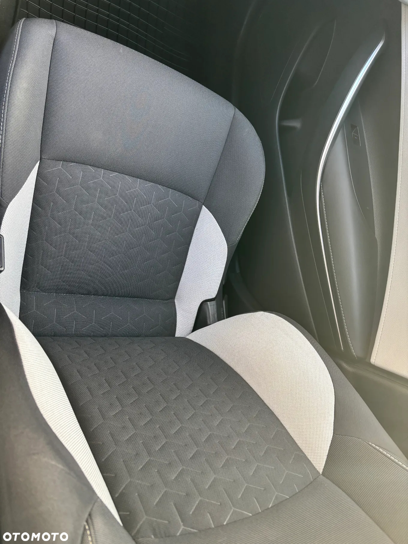 Toyota Corolla 1.8 Hybrid Comfort - 15