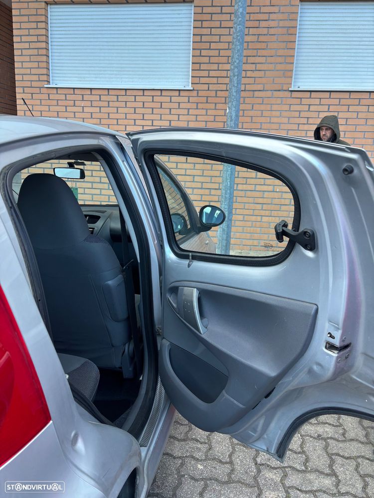 Peugeot 107 1.0 Trendy - 10