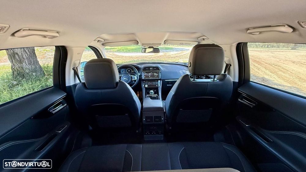 Jaguar F-Pace 25d AWD Aut. R-Sport - 17