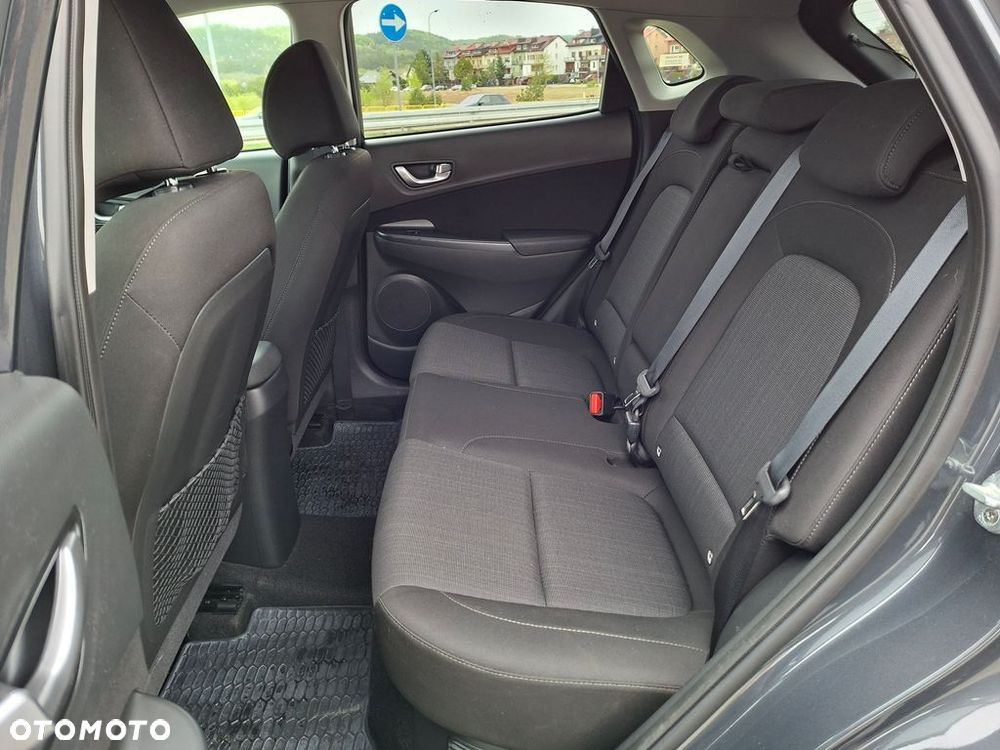 Hyundai Kona - 37
