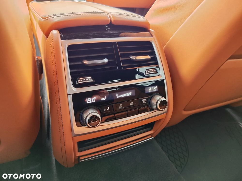 BMW Seria 7 740d xDrive sport - 23