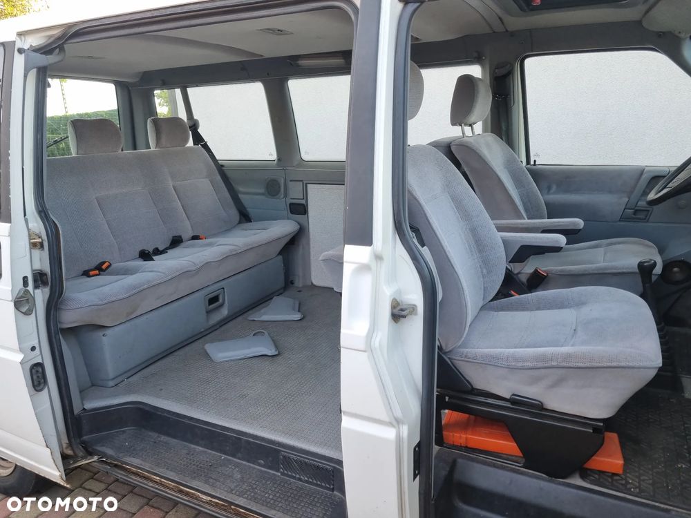Volkswagen Multivan Standard - 11