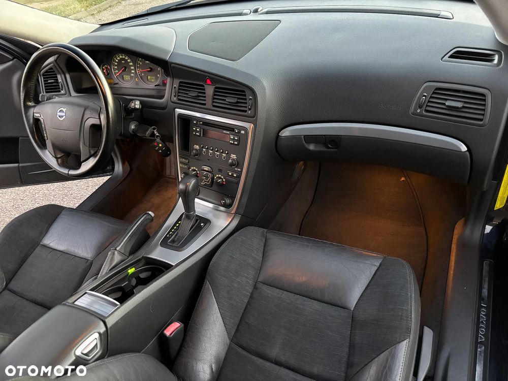 Volvo V70 2.4 Momentum - 40