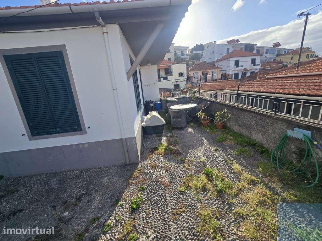 Moradia dividida em Dois Pisos Independentes no Funchal - Grande imagem: 4/24