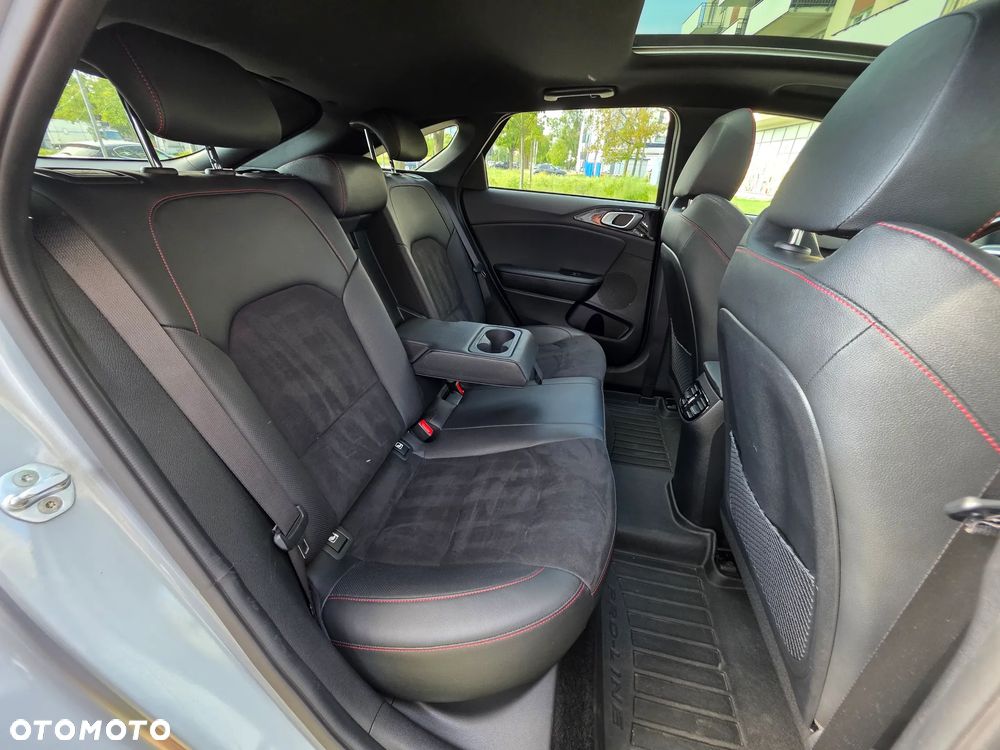Kia ProCeed - 33