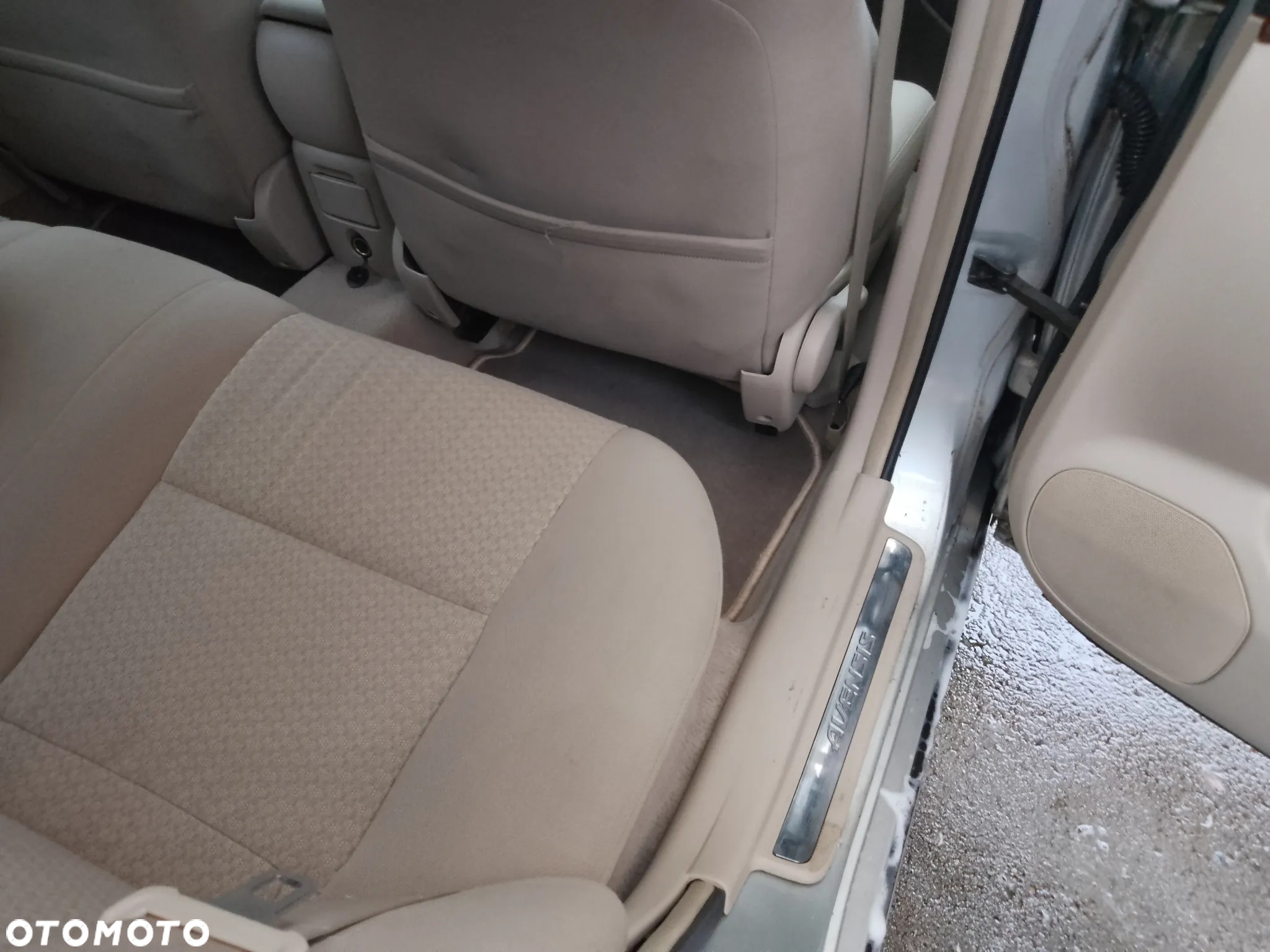 Toyota Avensis - 16