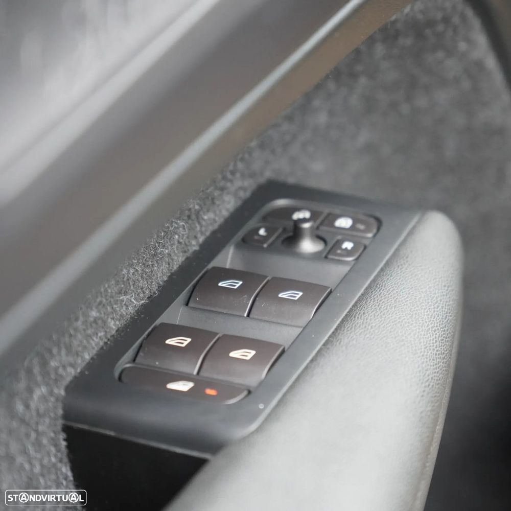 Volvo XC 40 2.0 D3 - 31