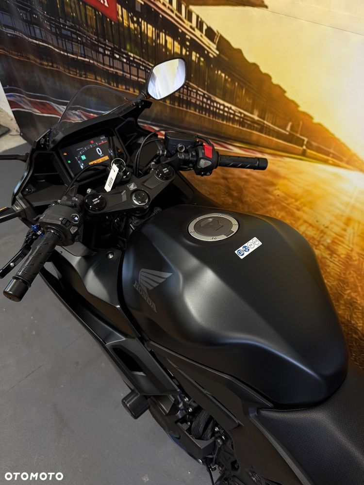 Honda CBR - 8