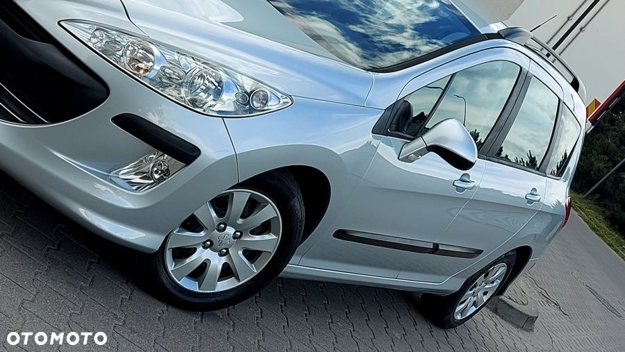 Peugeot 308 HDi FAP 110 NAVTEQ ON BOARD - 25