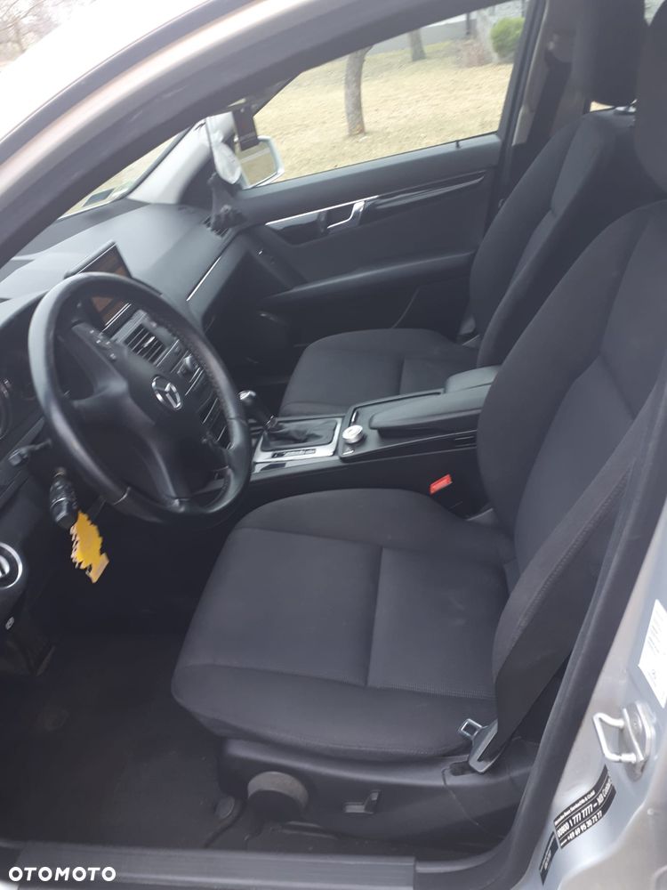 Mercedes-Benz Klasa C 200 CDI DPF (BlueEFFICIENCY) 7G-TRONIC Avantgarde - 8