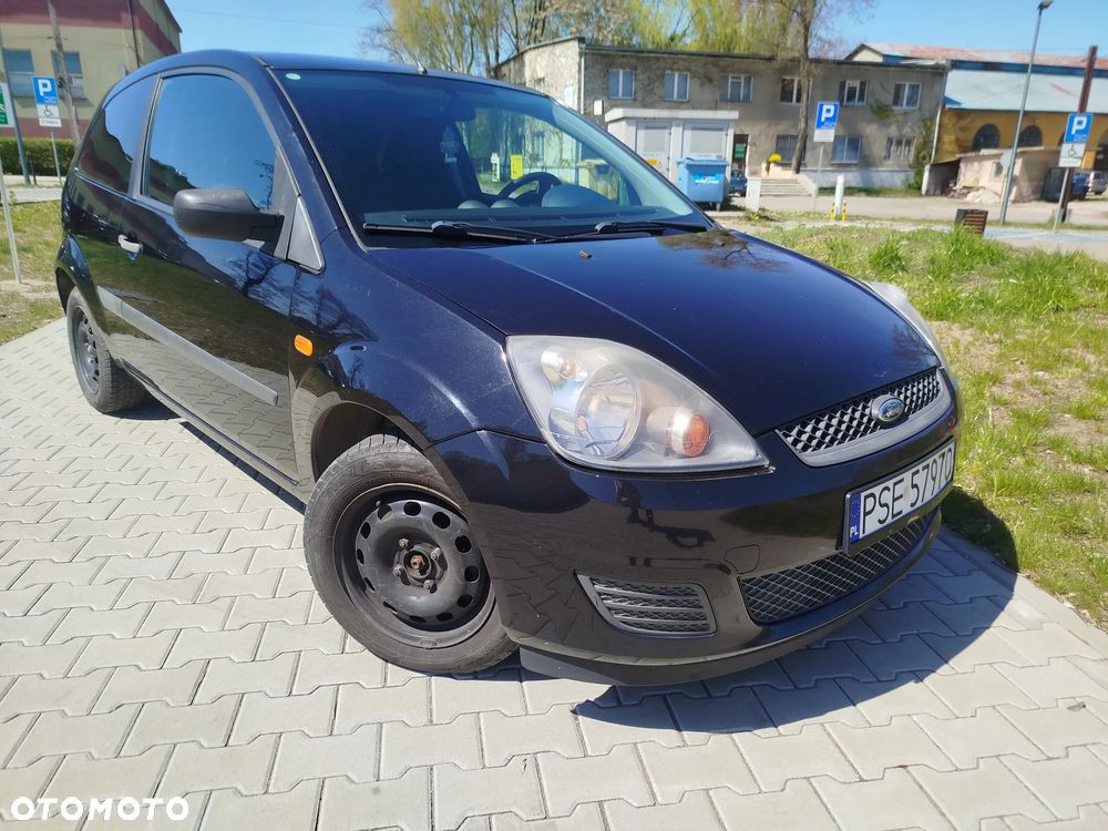 Ford Fiesta 1.3 Ambiente - 2
