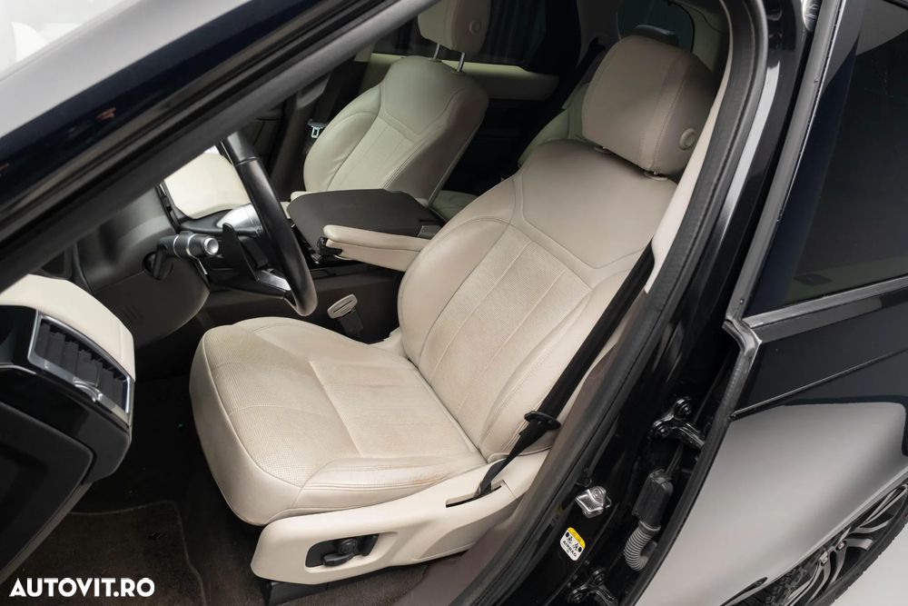 Land Rover Discovery 3.0 L SD6 HSE Luxury - 27