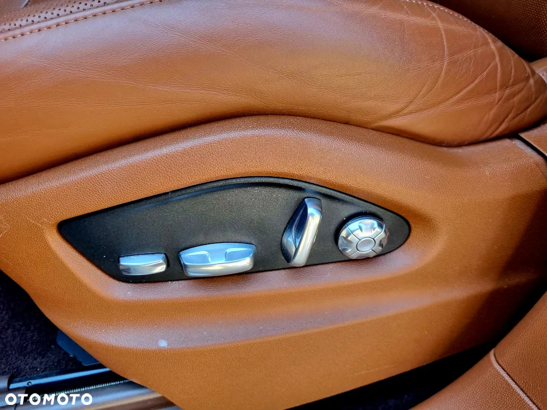 Porsche Cayenne - 18