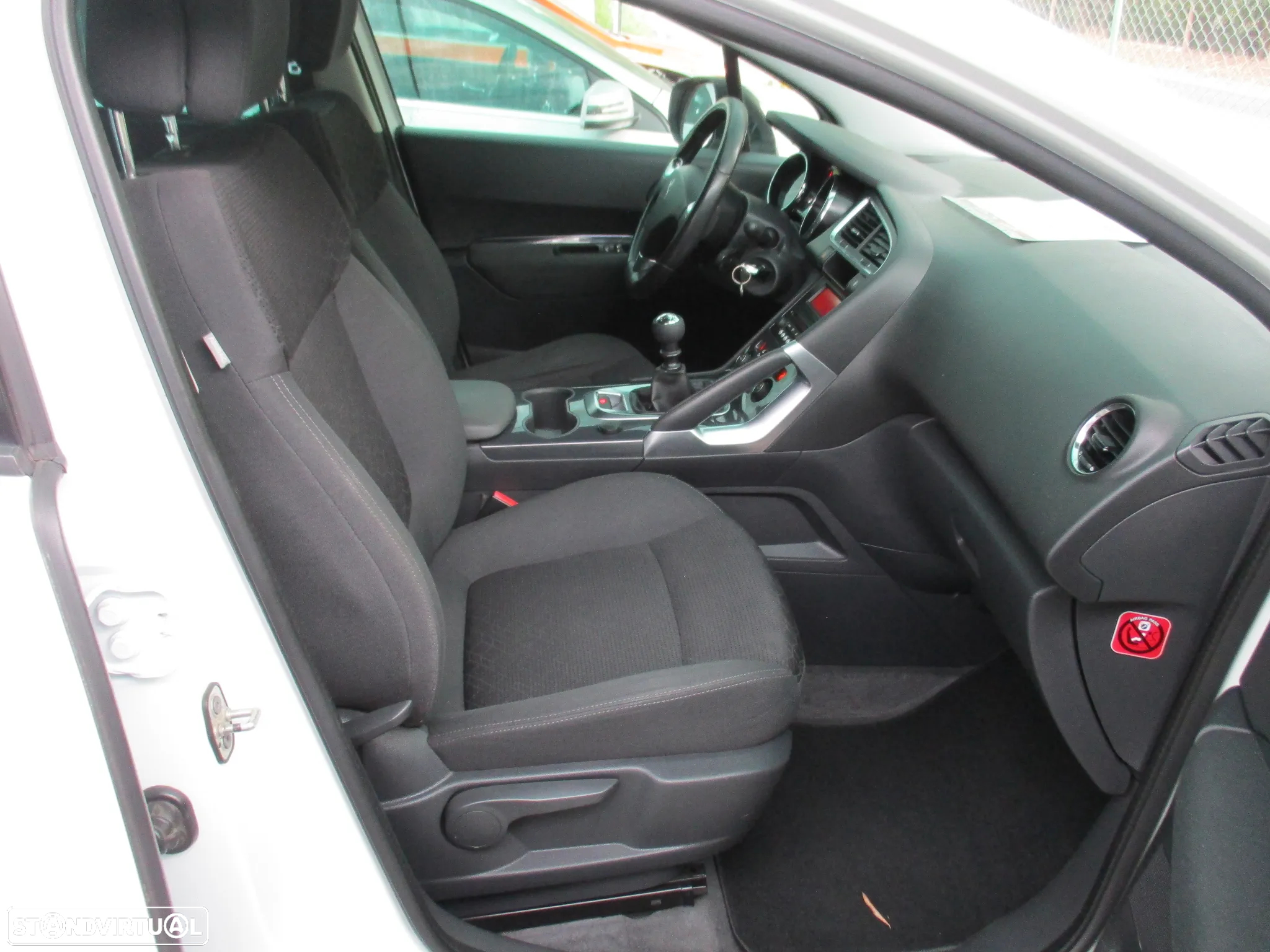 Peugeot 3008 1.6 BlueHDi Style - 17